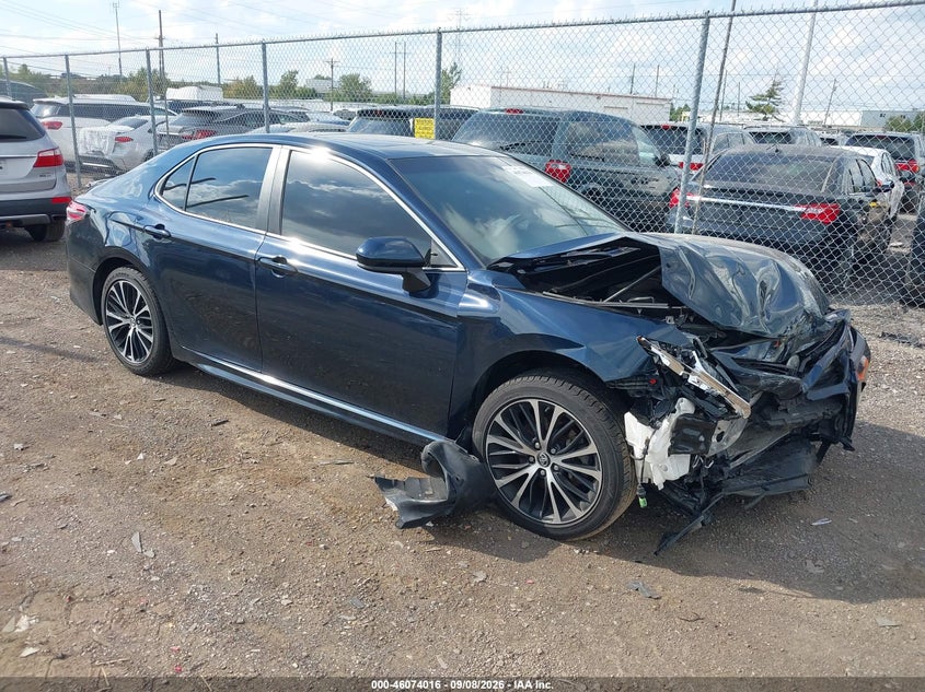 TOYOTA CAMRY - zdjęcie 1