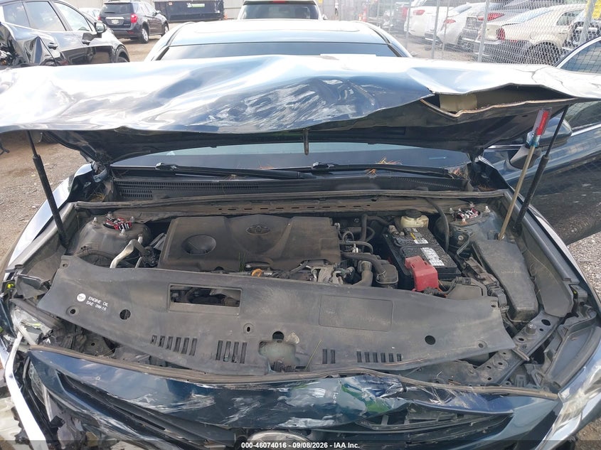 TOYOTA CAMRY - zdjęcie 10