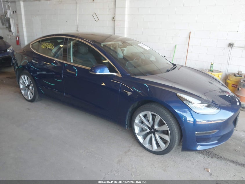 TESLA MODEL 3 - zdjęcie 1