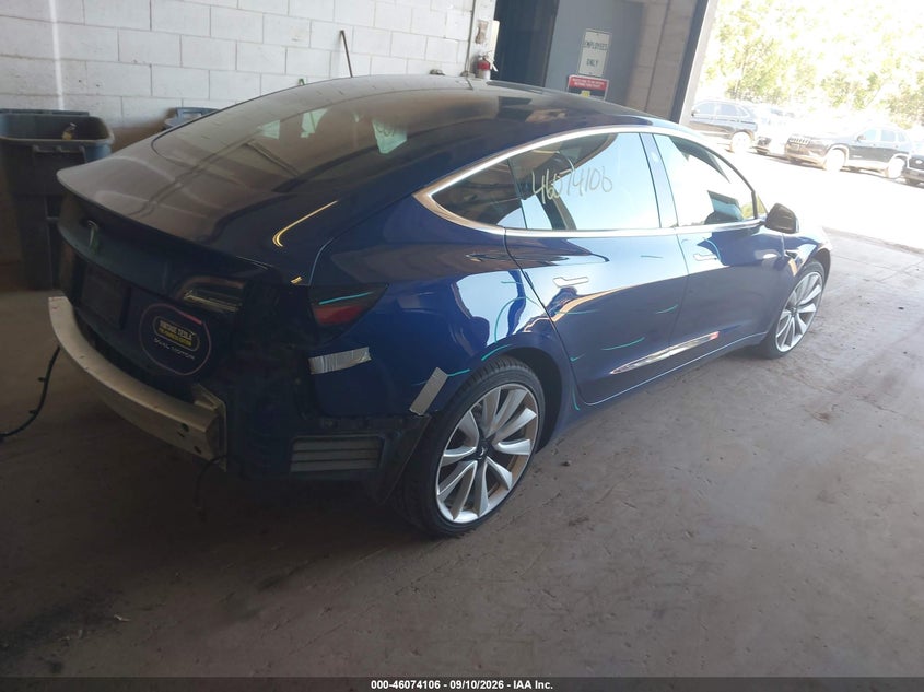 TESLA MODEL 3 - zdjęcie 4