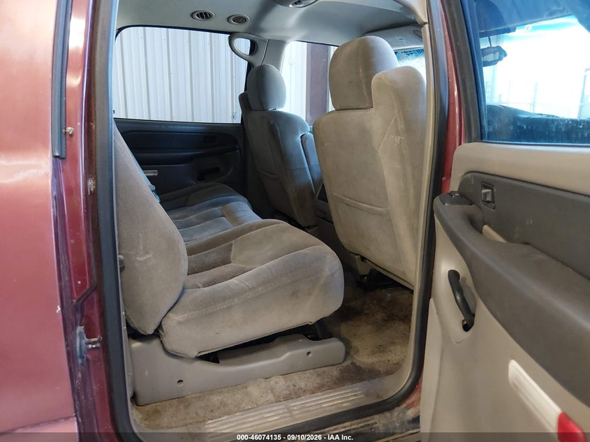 2003 CHEVROLET SUBURBAN 1500 auction photo 8