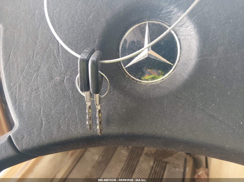 MERCEDES-BENZ 300 1981 VIN WDBCB20A9BB003268