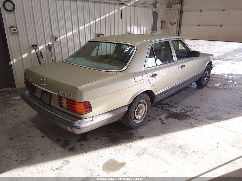 1981 MERCEDES-BENZ 300