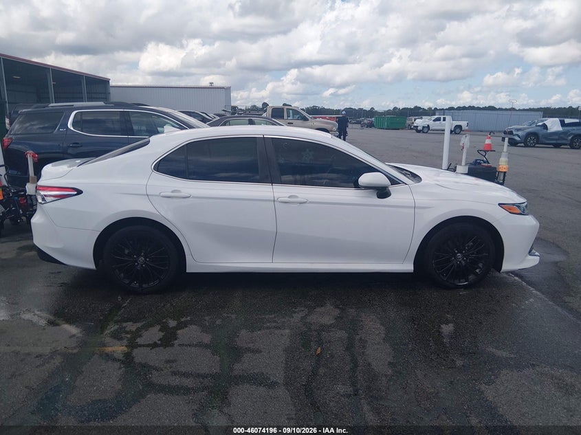 TOYOTA CAMRY - zdjęcie 13