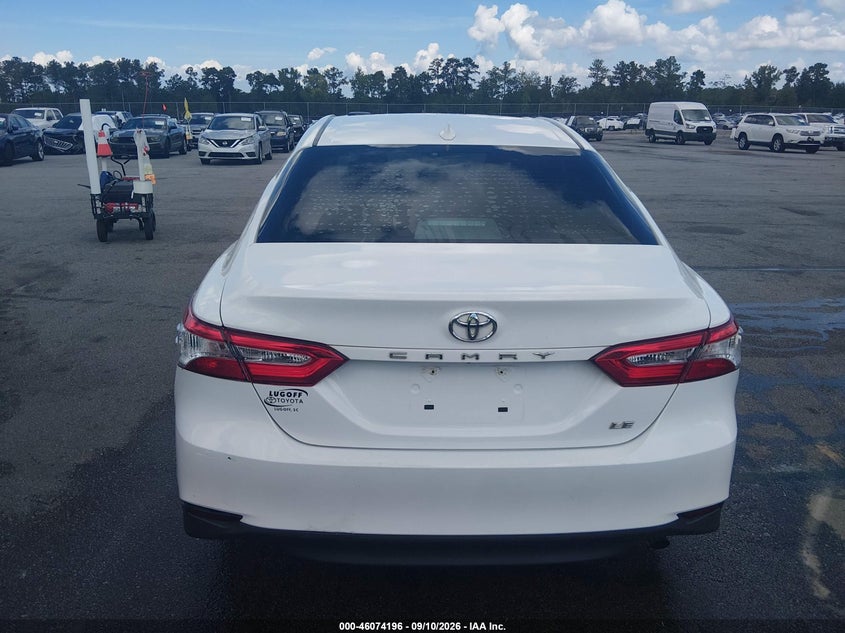 TOYOTA CAMRY - zdjęcie 16