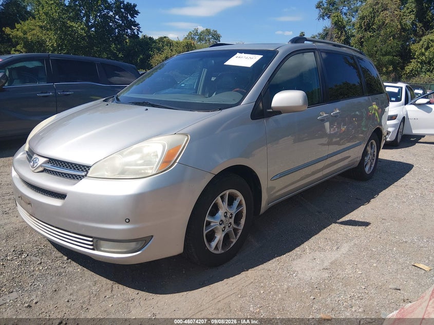 2005 TOYOTA SIENNA auction photo 2