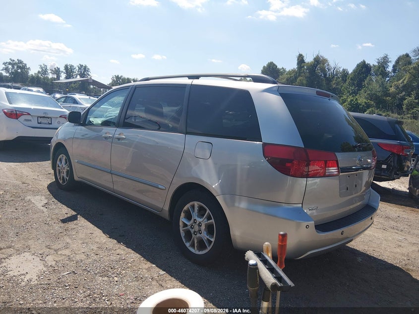 2005 TOYOTA SIENNA auction photo 3