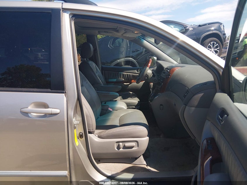 2005 TOYOTA SIENNA auction photo 5