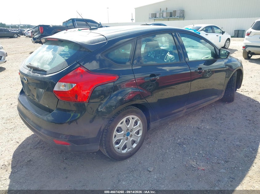 Vin: 1fahp3k23cl361861, lot: 46573815, ford focus se 20124