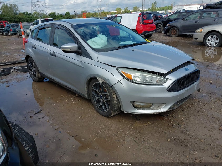 Vin: 1fadp3k23fl315403, lot: 46573842, ford focus se 2015 img_1