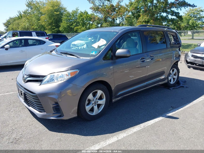 Vin: 5tdkz3dc3js913693, lot: 46573851, toyota sienna le 8 passenger 20182