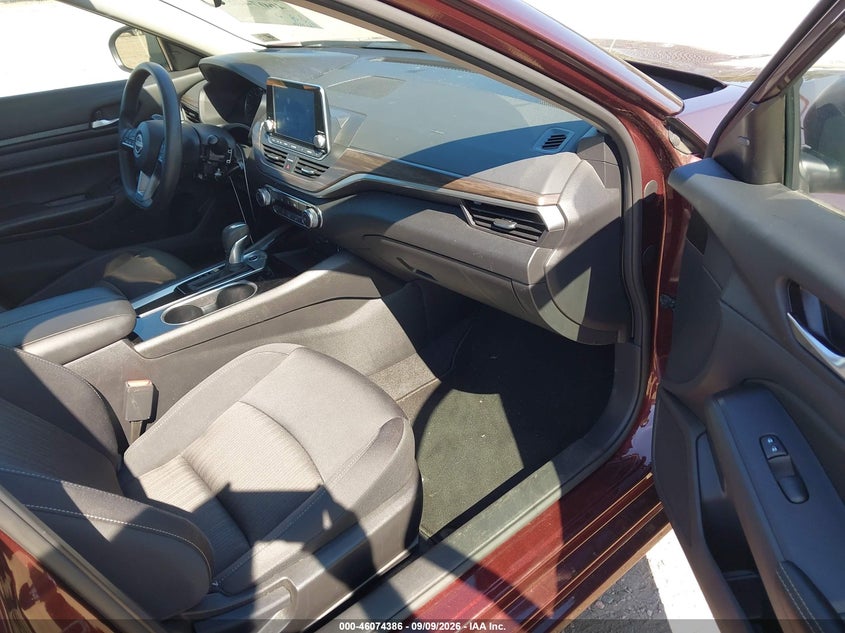 2024 NISSAN ALTIMA auction photo 5