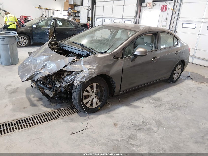 2012 Honda Civic, Front End, IAAI, VIN 19XFB2F55CE082368 — photo 2