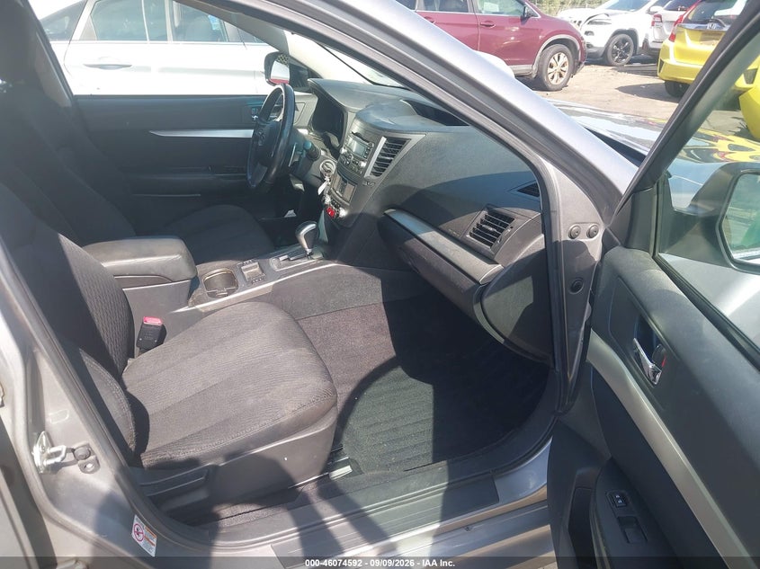2010 SUBARU LEGACY auction photo 5