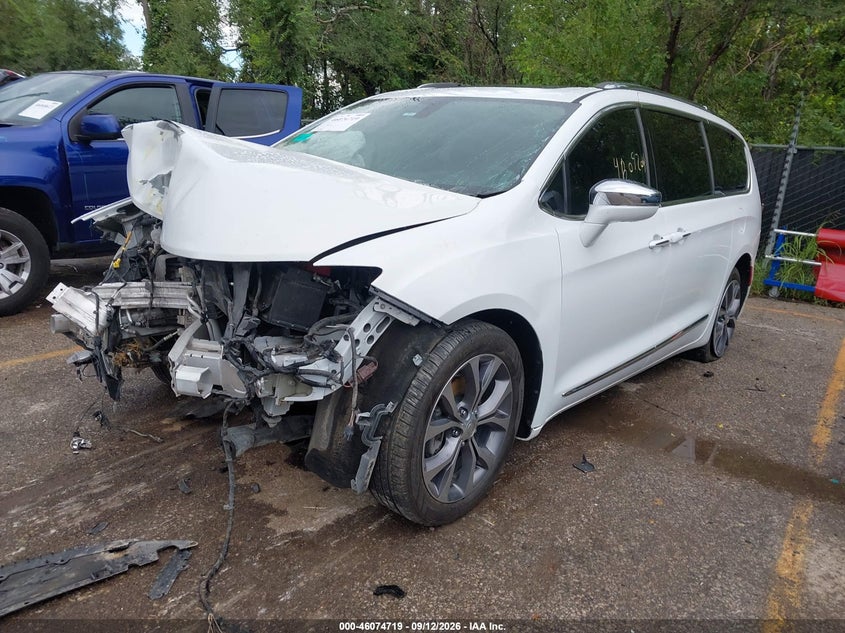 Vin: 2c4rc1gg7hr744655, lot: 46574266, chrysler pacifica limited 20172