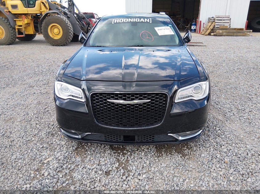 2016 CHRYSLER 300 auction photo 6