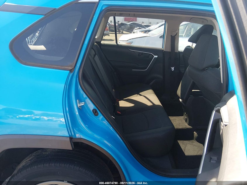 TOYOTA RAV4 - zdjęcie 8