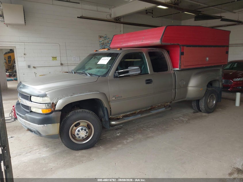 2001 CHEVROLET SILVERADO 3500 auction photo 2
