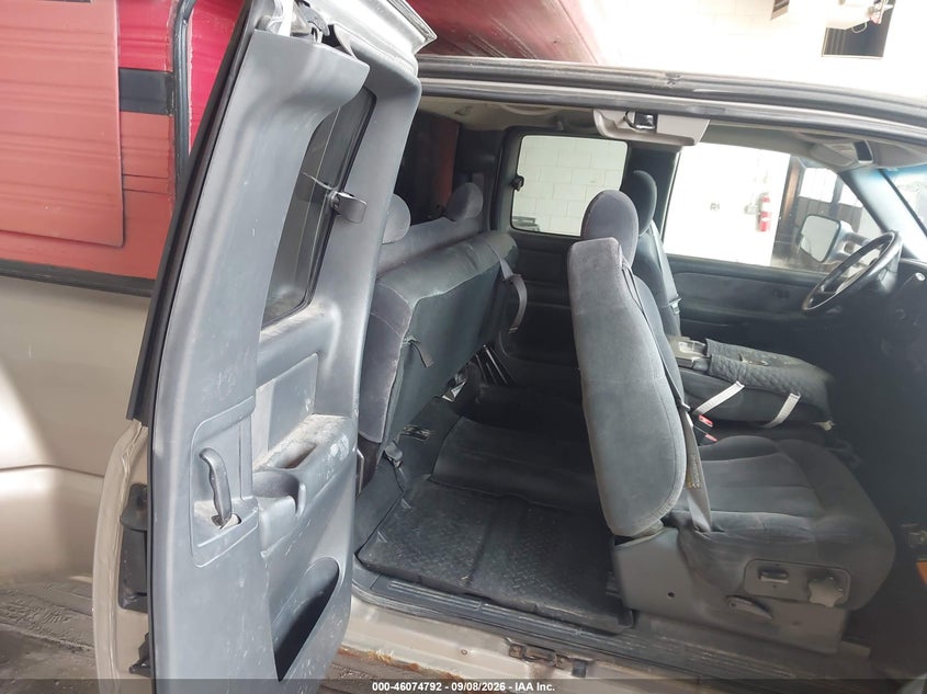 2001 CHEVROLET SILVERADO 3500 auction photo 7