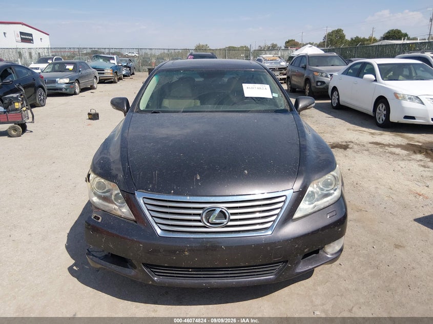 2010 LEXUS LS 460 · Фото 13