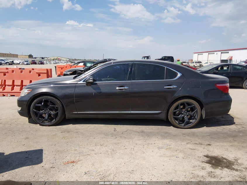2010 LEXUS LS 460 · Фото 15
