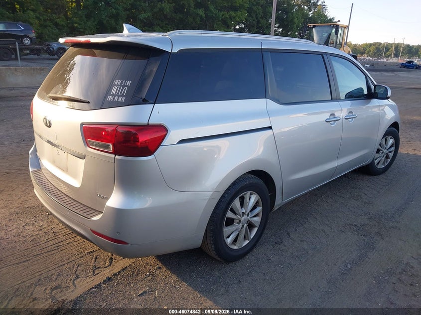2016 KIA SEDONA auction photo 4