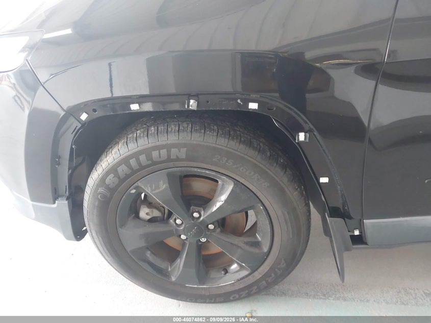 2017 JEEP CHEROKEE auction photo 6