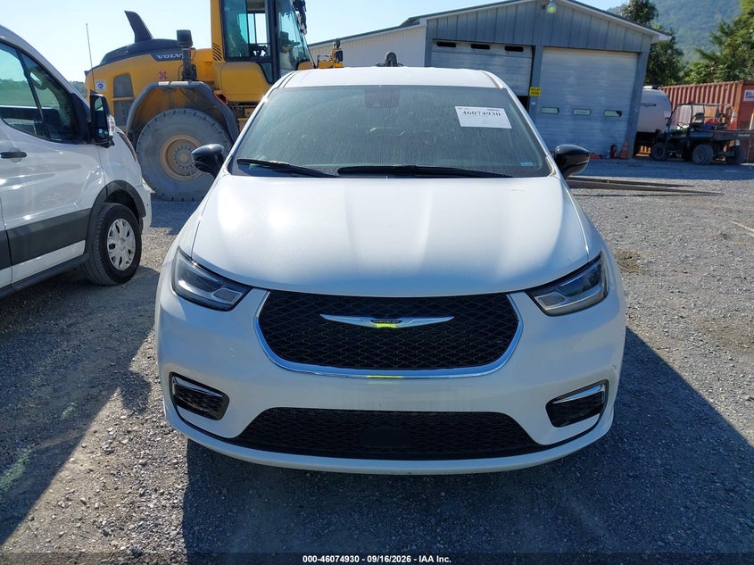 CHRYSLER PACIFICA 2025 VIN 2C4RC1BG2SR555989