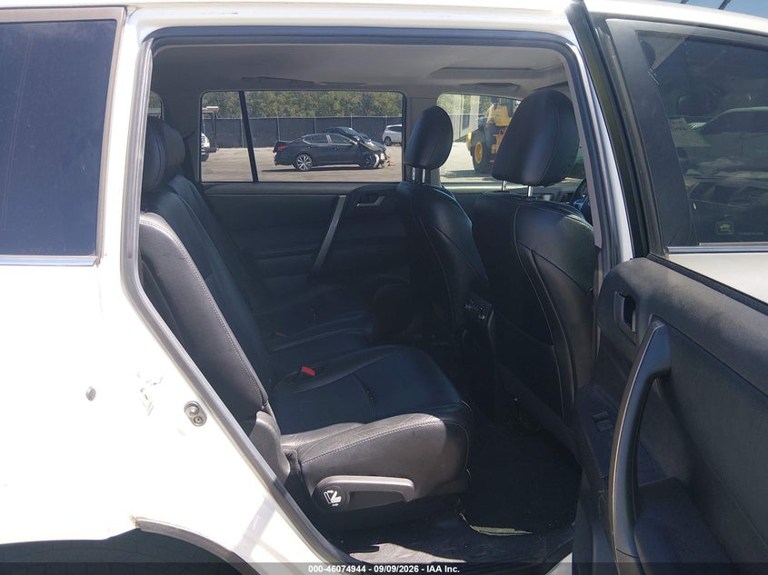 2013 TOYOTA HIGHLANDER auction photo 8