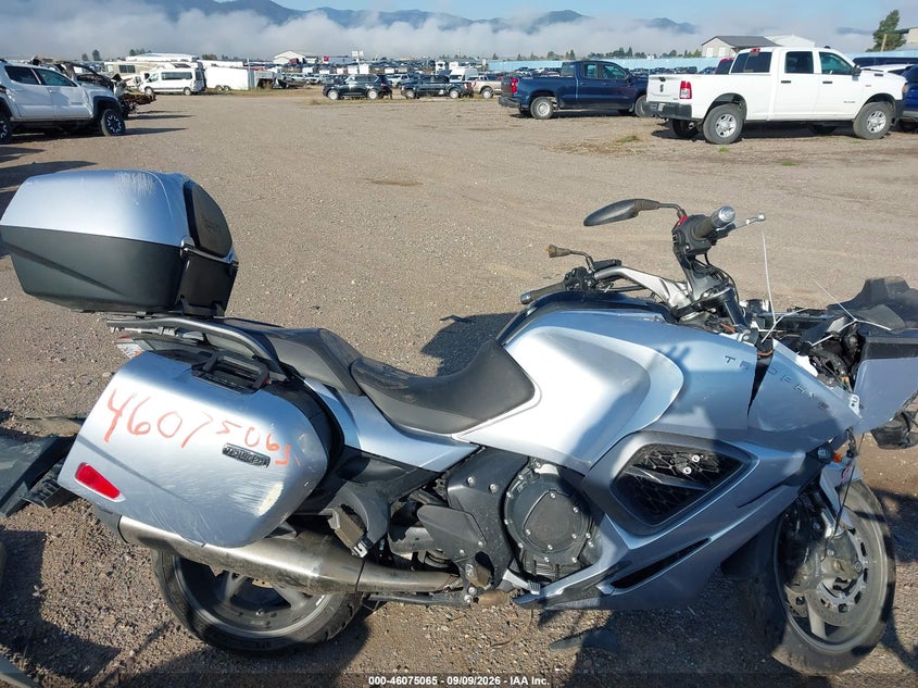 TRIUMPH TROPHY 2013