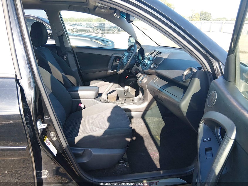 TOYOTA RAV4 2011 VIN JTMRF4DVXB5049585