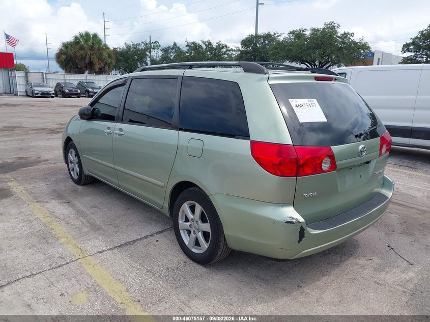 2007 TOYOTA SIENNA auction photo 3