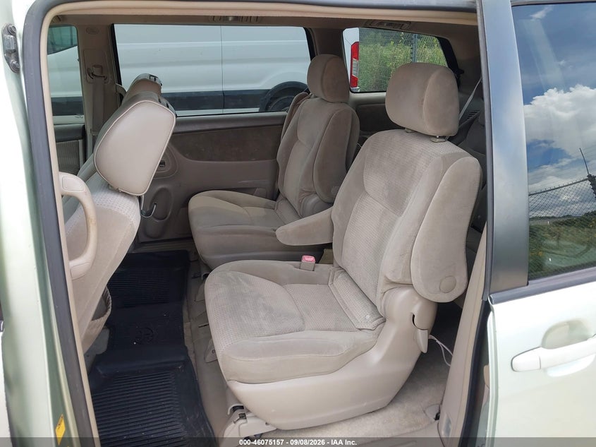2007 TOYOTA SIENNA auction photo 8