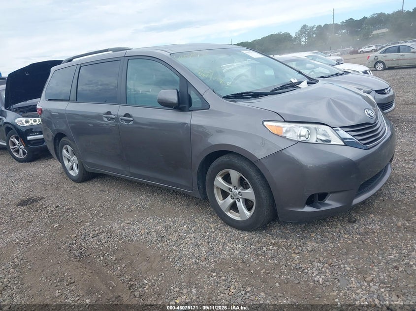 TOYOTA SIENNA - zdjęcie 1