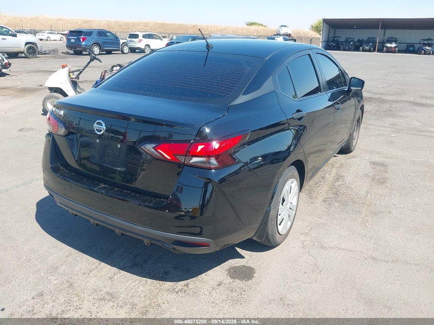 Vin: 3n1cn8bv9ll845431, lot: 46574747, nissan versa s 5-speed manual transmission 20204