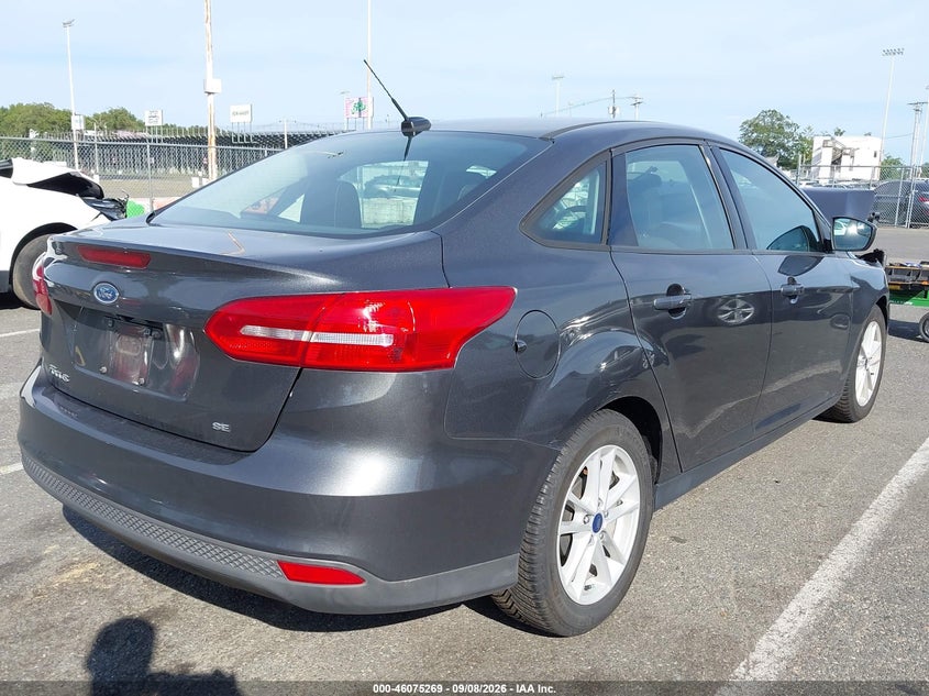 Vin: 1fadp3f21jl288608, lot: 46574816, ford focus se 20184