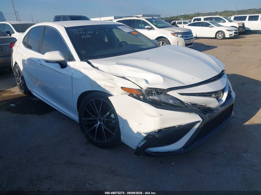 TOYOTA CAMRY - zdjęcie 1