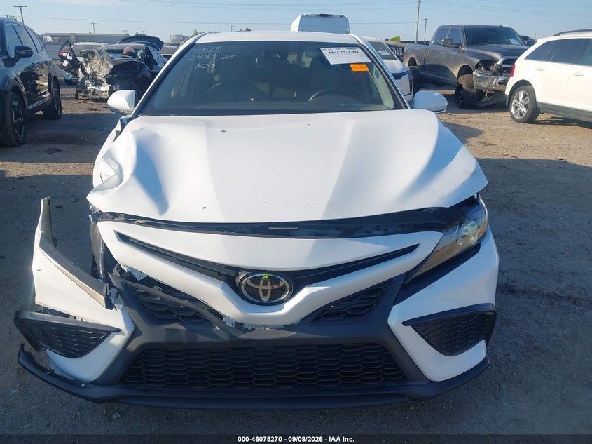 TOYOTA CAMRY - zdjęcie 12