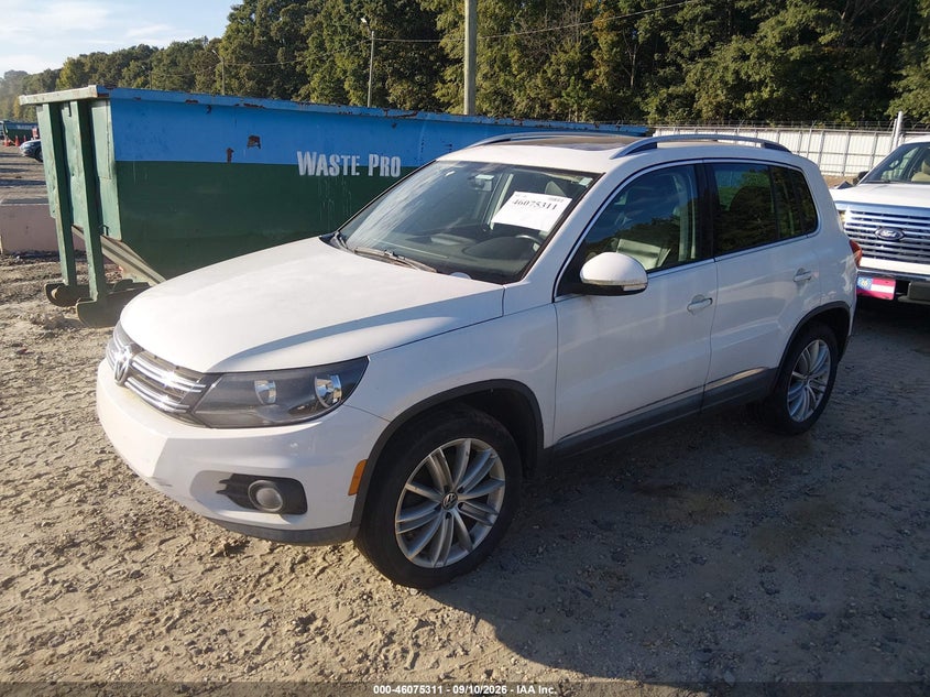 2012 VOLKSWAGEN TIGUAN auction photo 2