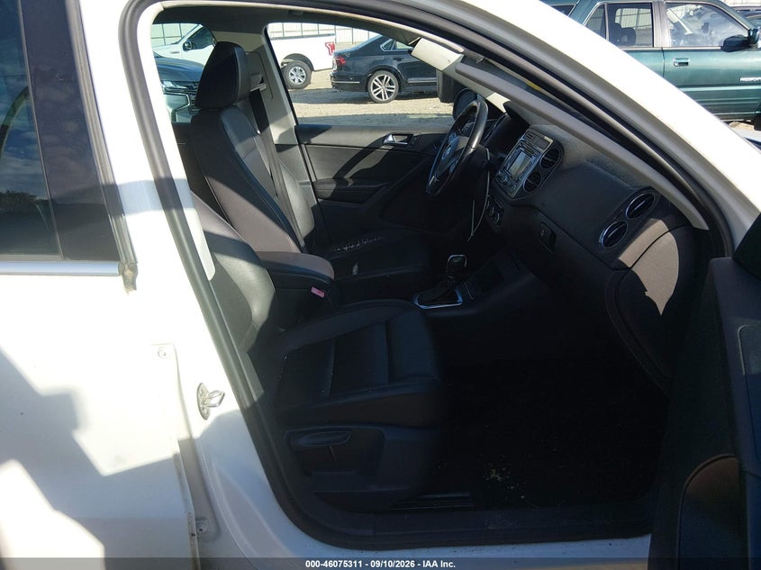 2012 VOLKSWAGEN TIGUAN auction photo 5