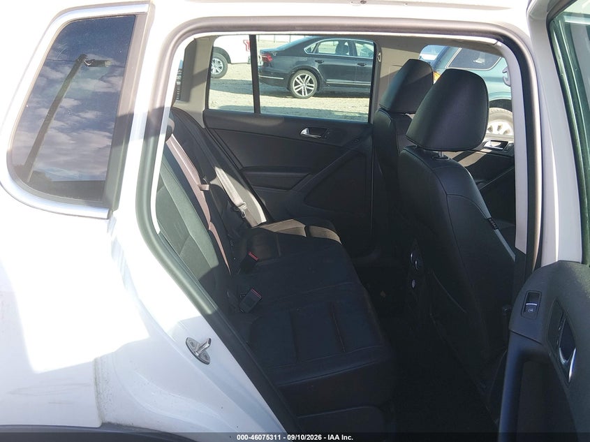 2012 VOLKSWAGEN TIGUAN auction photo 8