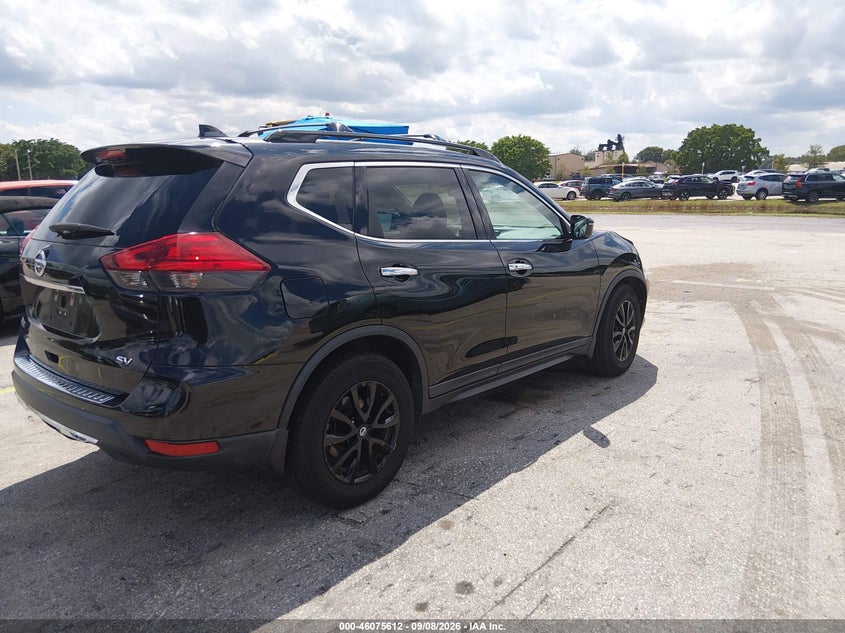 2017 NISSAN ROGUE auction photo 4