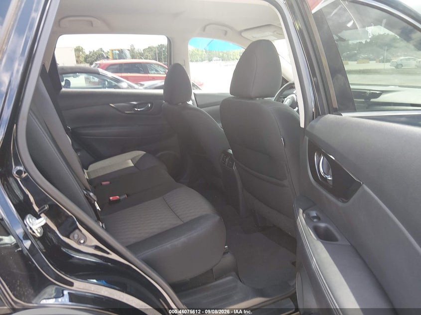 2017 NISSAN ROGUE auction photo 8