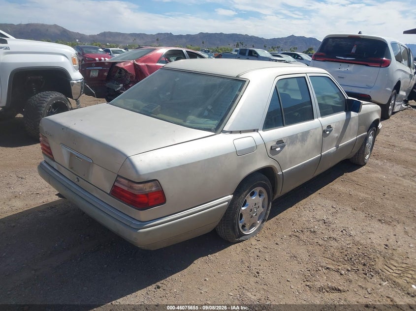 1994 MERCEDES-BENZ E auction photo 4