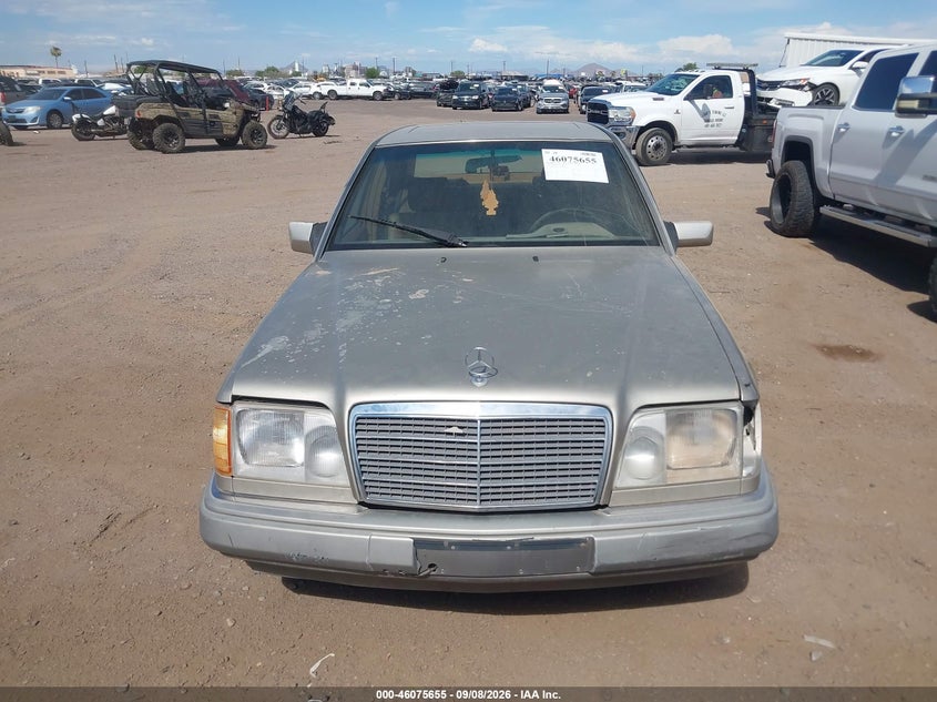 1994 MERCEDES-BENZ E auction photo 6