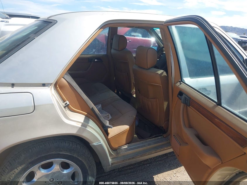 1994 MERCEDES-BENZ E auction photo 8