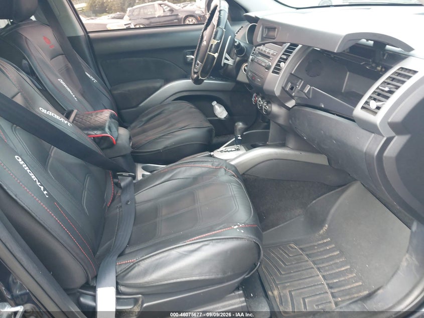 2010 MITSUBISHI OUTLANDER auction photo 5