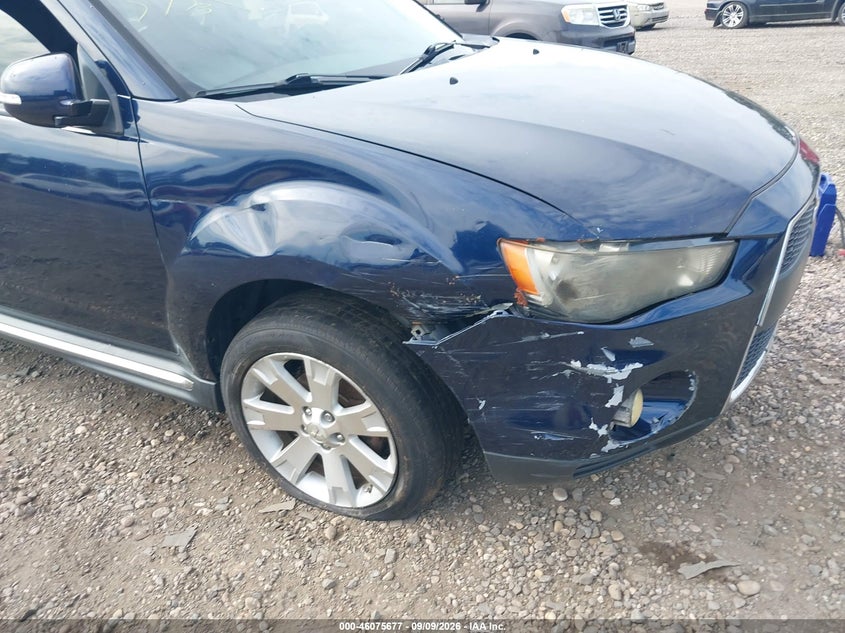 2010 MITSUBISHI OUTLANDER auction photo 6