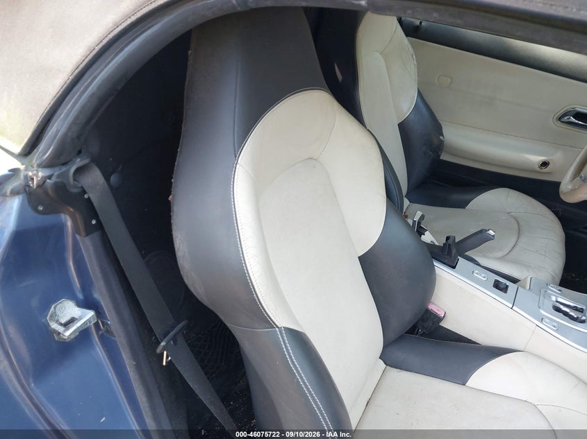 2005 CHRYSLER CROSSFIRE auction photo 8