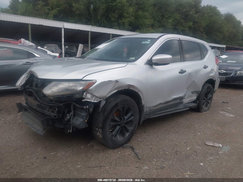 2017 NISSAN ROGUE auction photo 2